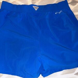 Columbia PFG women’s size Large like new shorts